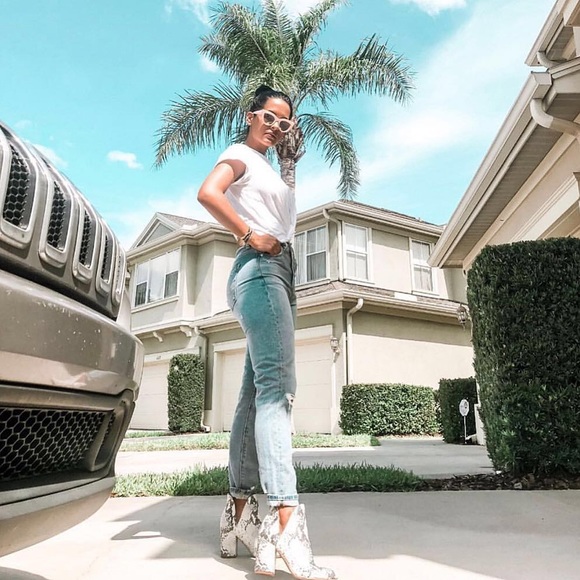 Steve Madden Rookie Natural Snakeskin Bootie NEW 6 - Picture 3 of 9